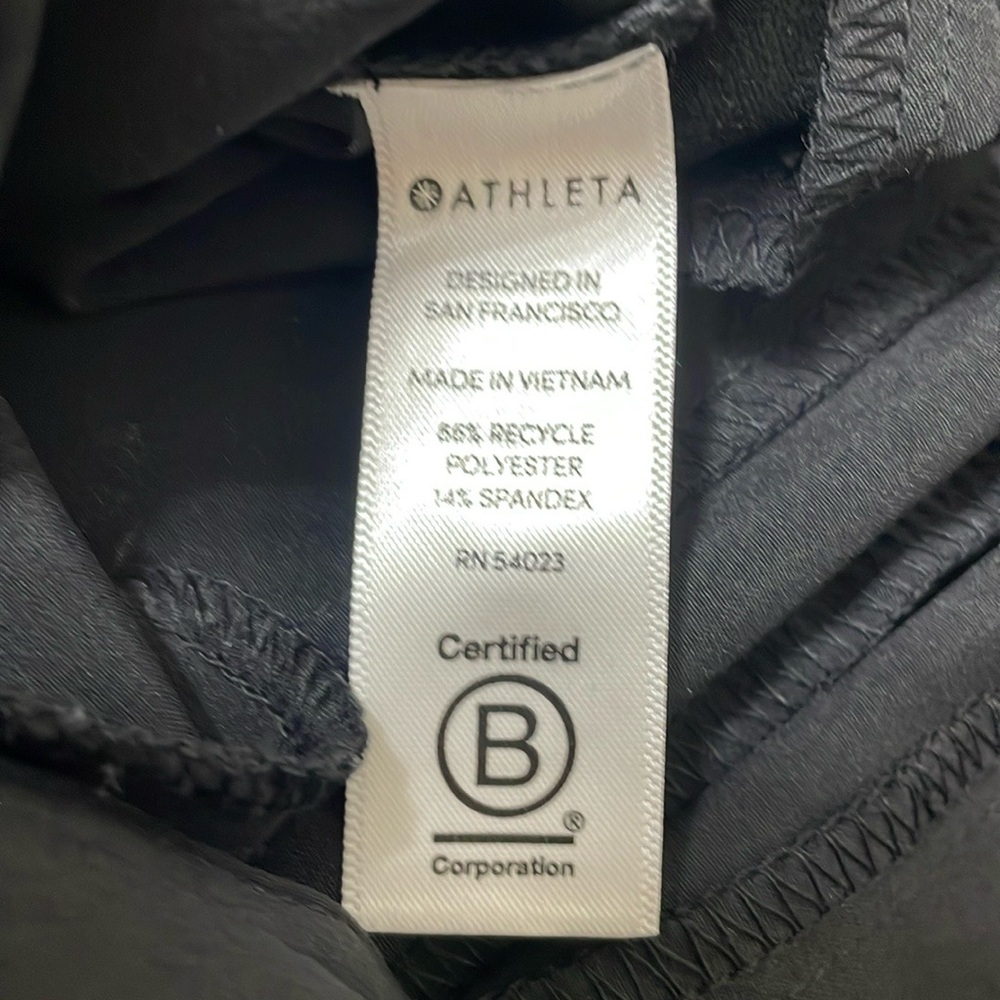 Athleta Tribeca Wide leg Cropped Pant Black
Size 10 - Picture 9 of 13